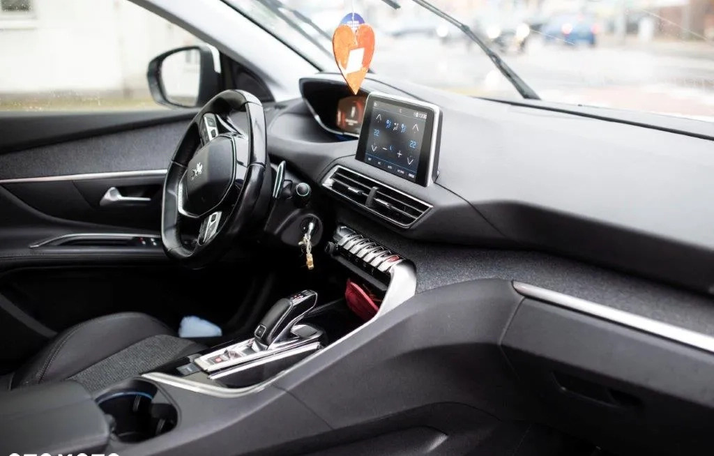 Peugeot 5008 cena 92250 przebieg: 93000, rok produkcji 2018 z Poznań małe 29